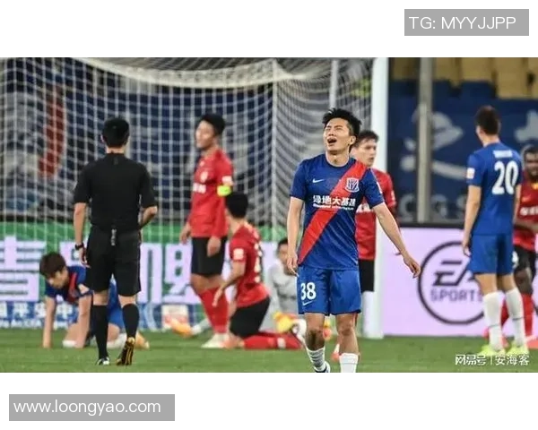 2018年上海申花与山东鲁能激战回顾精彩瞬间与战术分析