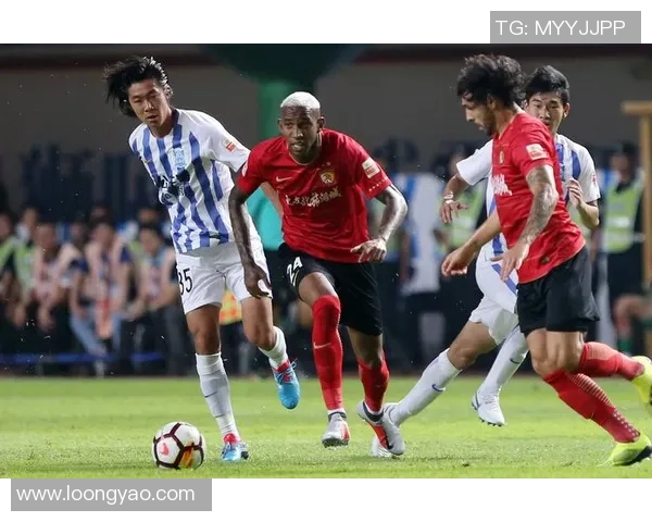 2020年富力与恒大激战回顾球迷热议精彩瞬间与赛后分析