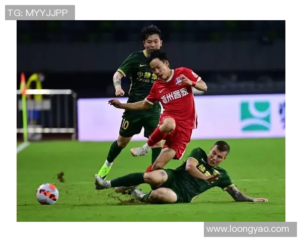 恒大对决昆山FC争夺中超赛季关键三分的激烈较量 恒大对决昆山FC争夺中超赛季关键三分的激烈较量